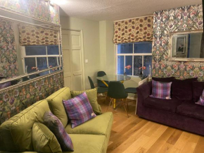 Quiet lower floor 2 bed city apartment with private patio garden